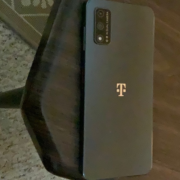 Revel phone - Picture 3 of 4